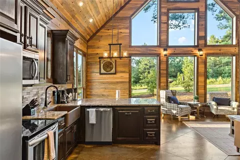 Kitchen - 7 Blue Maple Trl, Broken Bow, OK 74728 photo 2 of 3