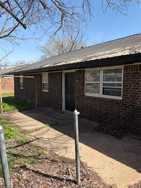 727 N Park Ave, Stroud, OK 74079