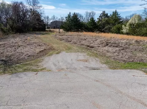 211 Tully Dr, Tecumseh, OK 74873
