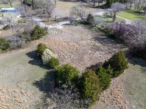 211 Tully Dr, Tecumseh, OK 74873 photo 5
