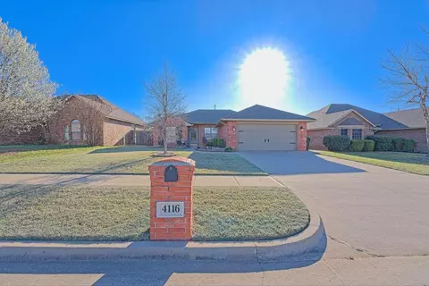 4116 S Kensington Dr, Moore, OK 73160