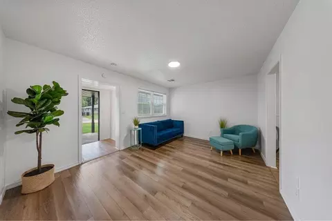 Living - 841 NW 8th St, Moore, OK 73160 photo 2 of 3
