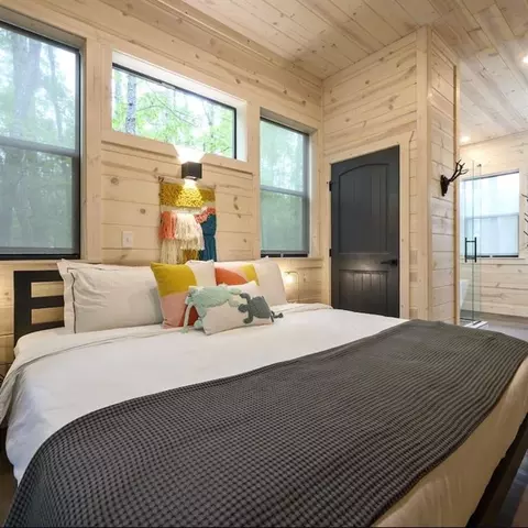 Bedroom - 85 Pine Needle Ln, Broken Bow, OK 74728 photo 4 of 12