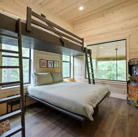Bedroom - 85 Pine Needle Ln, Broken Bow, OK 74728 photo 10 of 12