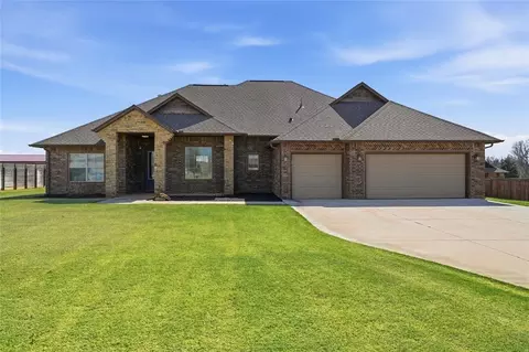 4816 Hillcrest Ln, Edmond, OK 73025