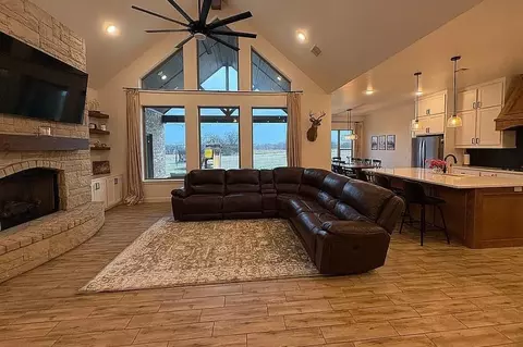 Living - 2045 E Rock Creek Rd, Tuttle, OK 73089 photo 1 of 1