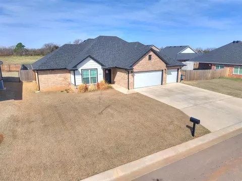 4526 Red Bird Rd, Shawnee, OK 74804