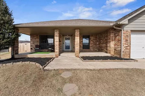 11537 Berkshire Ct, Midwest City, OK 73130