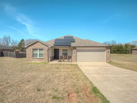 5692 Bent Creek Rd, Shawnee, OK 74804