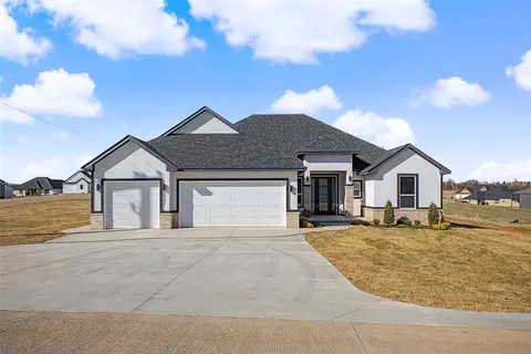 2440 Canyon Cir, Blanchard, OK 73010