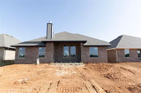 Exterior - 12332 SW 32nd St, Yukon, OK 73099 photo 2 of 6