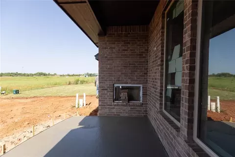Exterior - 12332 SW 32nd St, Yukon, OK 73099 photo 5 of 6