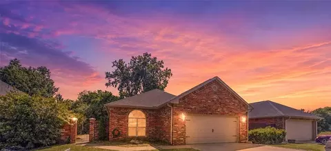 1262 Augusta Ct, Shawnee, OK 74801