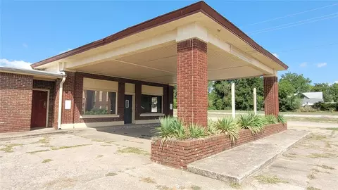 127 N 4th Street St, Okemah, OK 74859