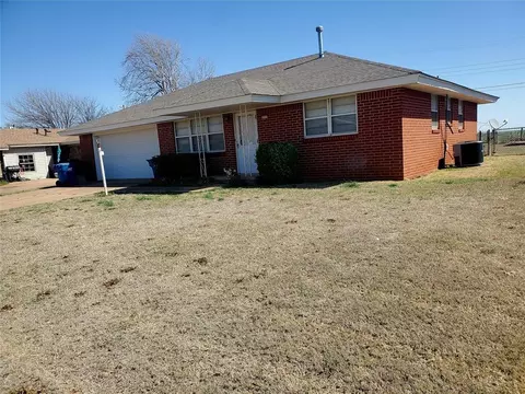 Exterior - 313 Bryan Ave, Foss, OK 73647 photo 1 of 2