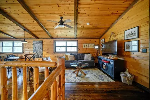 Living - 364 Split Shot Cir, Broken Bow, OK 74728 photo 4 of 5