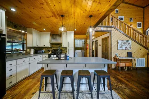 Kitchen - 364 Split Shot Cir, Broken Bow, OK 74728 photo 1 of 3