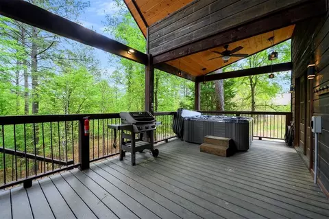 Exterior - 592 W Eagle Mountain Trl, Broken Bow, OK 74728 photo 5 of 15