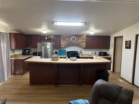 Kitchen - 425 Norma Rd, Hydro, OK 73048 photo 1 of 3