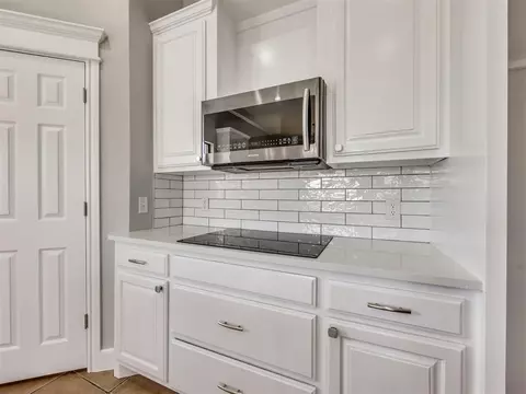 Kitchen - 16100 Ledge Ln, Edmond, OK 73013 photo 4 of 4