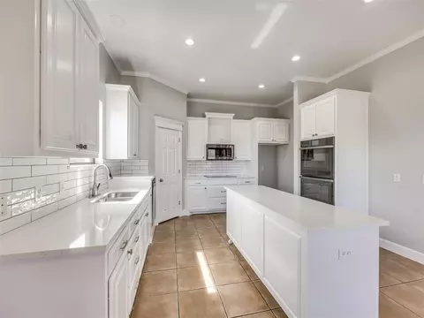 Kitchen - 16100 Ledge Ln, Edmond, OK 73013 photo 1 of 4