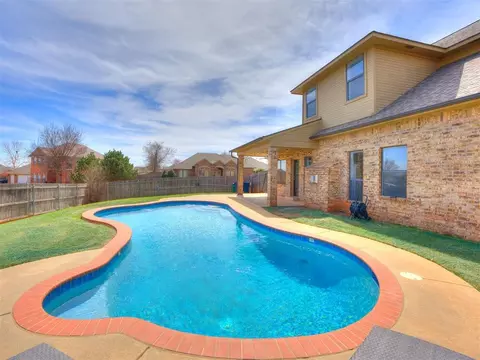 Exterior - 16100 Ledge Ln, Edmond, OK 73013 photo 3 of 4