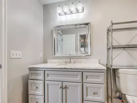 Bath - 16100 Ledge Ln, Edmond, OK 73013 photo 5 of 7