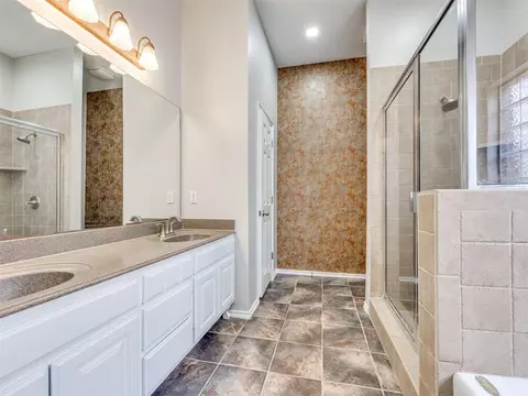 Bath - 16100 Ledge Ln, Edmond, OK 73013 photo 2 of 7
