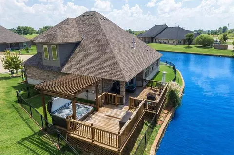 1404 Katelyn Ct, Yukon, OK 73099