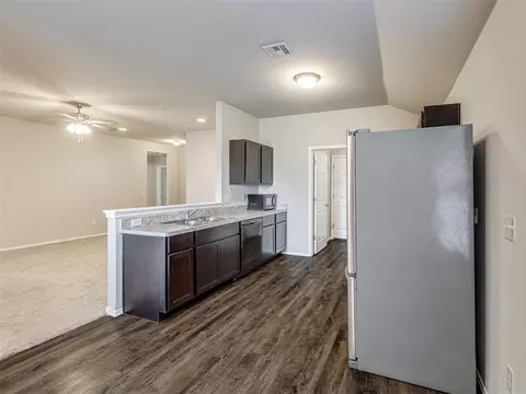 Kitchen - 5329 Kye Dr, Tuttle, OK 73089 photo 3 of 6