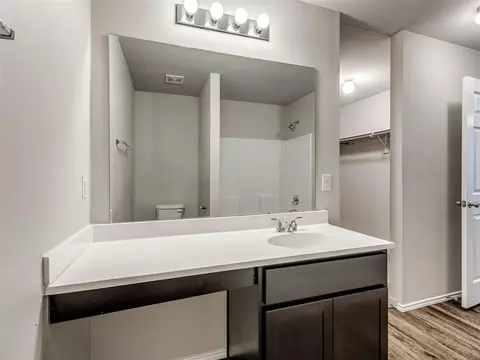 Bath - 5329 Kye Dr, Tuttle, OK 73089 photo 3 of 4