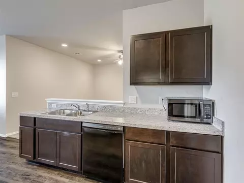 Kitchen - 5329 Kye Dr, Tuttle, OK 73089 photo 4 of 6