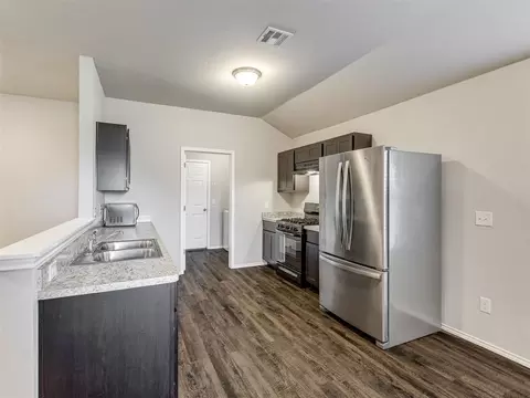 Kitchen - 5329 Kye Dr, Tuttle, OK 73089 photo 2 of 6
