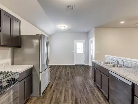 Entry Way - 5329 Kye Dr, Tuttle, OK 73089 photo 2 of 4