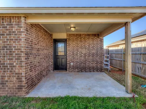 Exterior - 5329 Kye Dr, Tuttle, OK 73089 photo 4 of 7