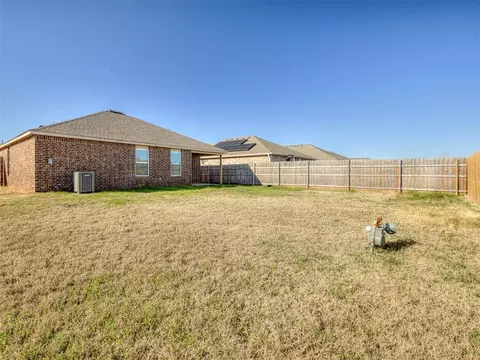 Exterior - 5329 Kye Dr, Tuttle, OK 73089 photo 5 of 7