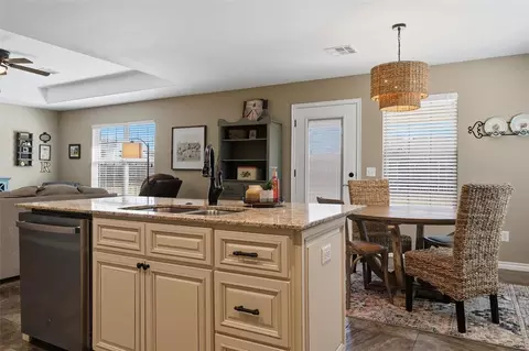 Kitchen - 301 N 4th St, Thomas, OK 73669 photo 4 of 6
