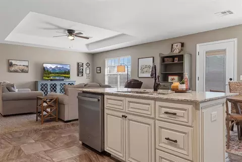 Kitchen - 301 N 4th St, Thomas, OK 73669 photo 5 of 6