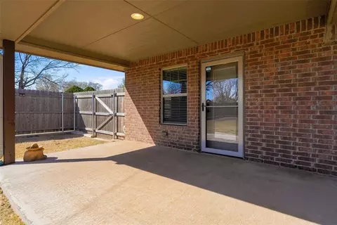 Other - 301 N 4th St, Thomas, OK 73669 photo 8 of 8
