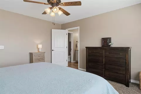 Bedroom - 301 N 4th St, Thomas, OK 73669 photo 4 of 6