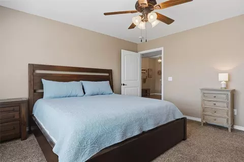 Bedroom - 301 N 4th St, Thomas, OK 73669 photo 3 of 6