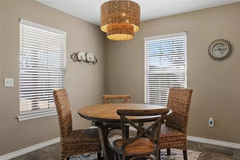 Dining - 301 N 4th St, Thomas, OK 73669 photo 1 of 2