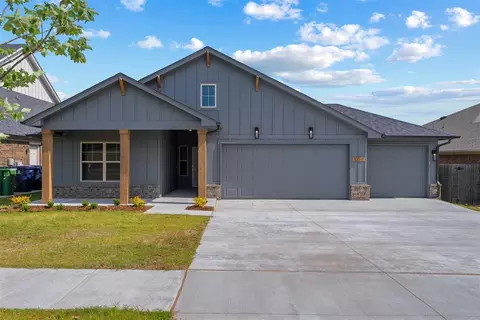 10541 NW 34th Ter, Yukon, OK 73099