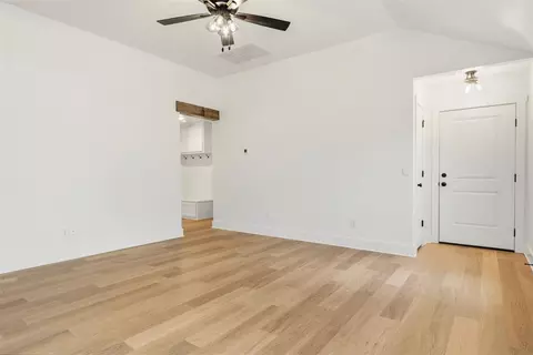Living - 3719 Eureka Dr, Norman, OK 73069 photo 3 of 4