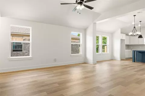 Living - 3719 Eureka Dr, Norman, OK 73069 photo 2 of 4