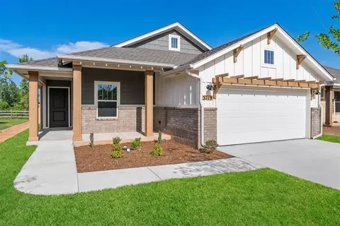 Exterior - 3719 Eureka Dr, Norman, OK 73069 photo 2 of 4