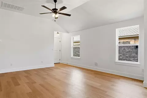 Living - 3719 Eureka Dr, Norman, OK 73069 photo 4 of 4