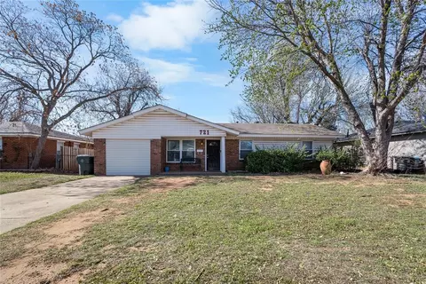 721 Hedge Dr, Midwest City, OK 73110