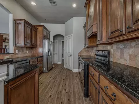 Kitchen - 1908 Hackney Ct, Blanchard, OK 73010 photo 3 of 5