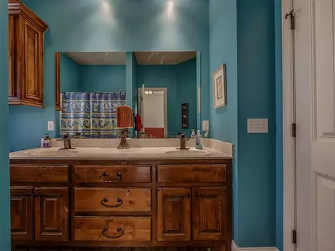 Bath - 1908 Hackney Ct, Blanchard, OK 73010 photo 5 of 5